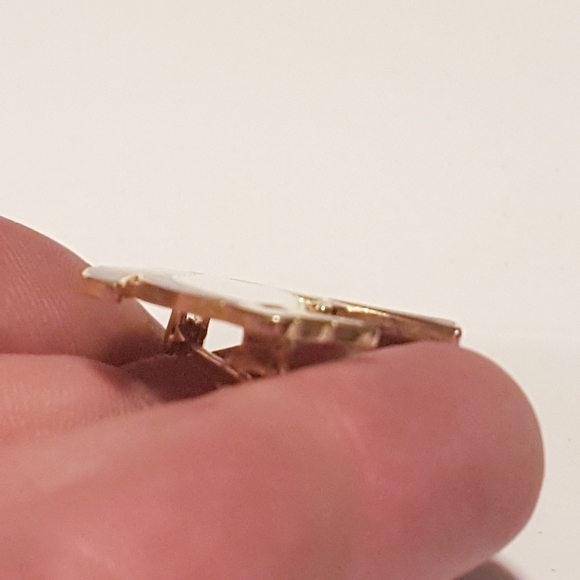 Penguin Enamel Pin - Picture 4 of 10